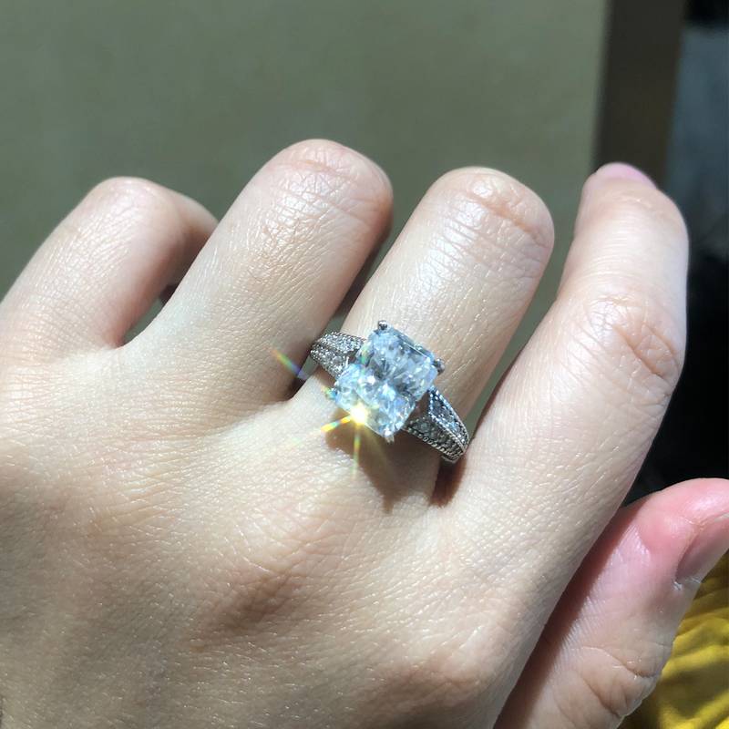 Affordable Luxury满钻长方钻S925银镀白金Women's Ring定制选款主石Moissanite4.0ct/副石高碳钻